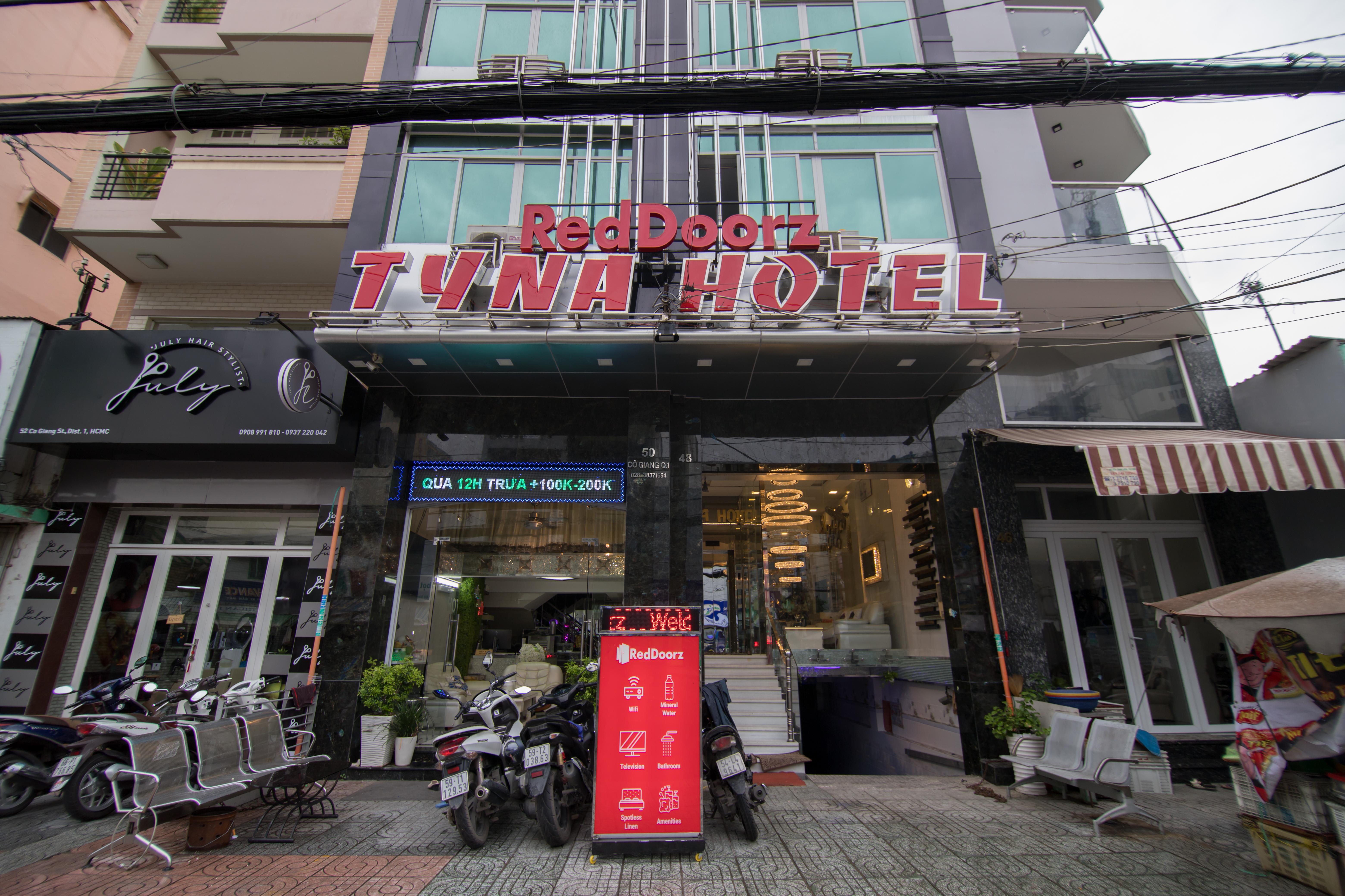 レッドドアーズ プラス ニア ベンタイン マーケット ホーチミン市 エクステリア 写真